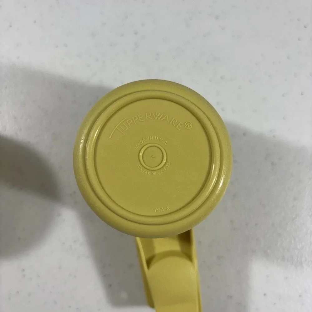 Tupperware Measuring Cups 3/4 2/3 1/2 1/3 1/4 765-2, 762-2, 764-2, 766-2, 761-2